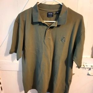 IZOD Men short sleeved collared shirt. Olive green, Med.